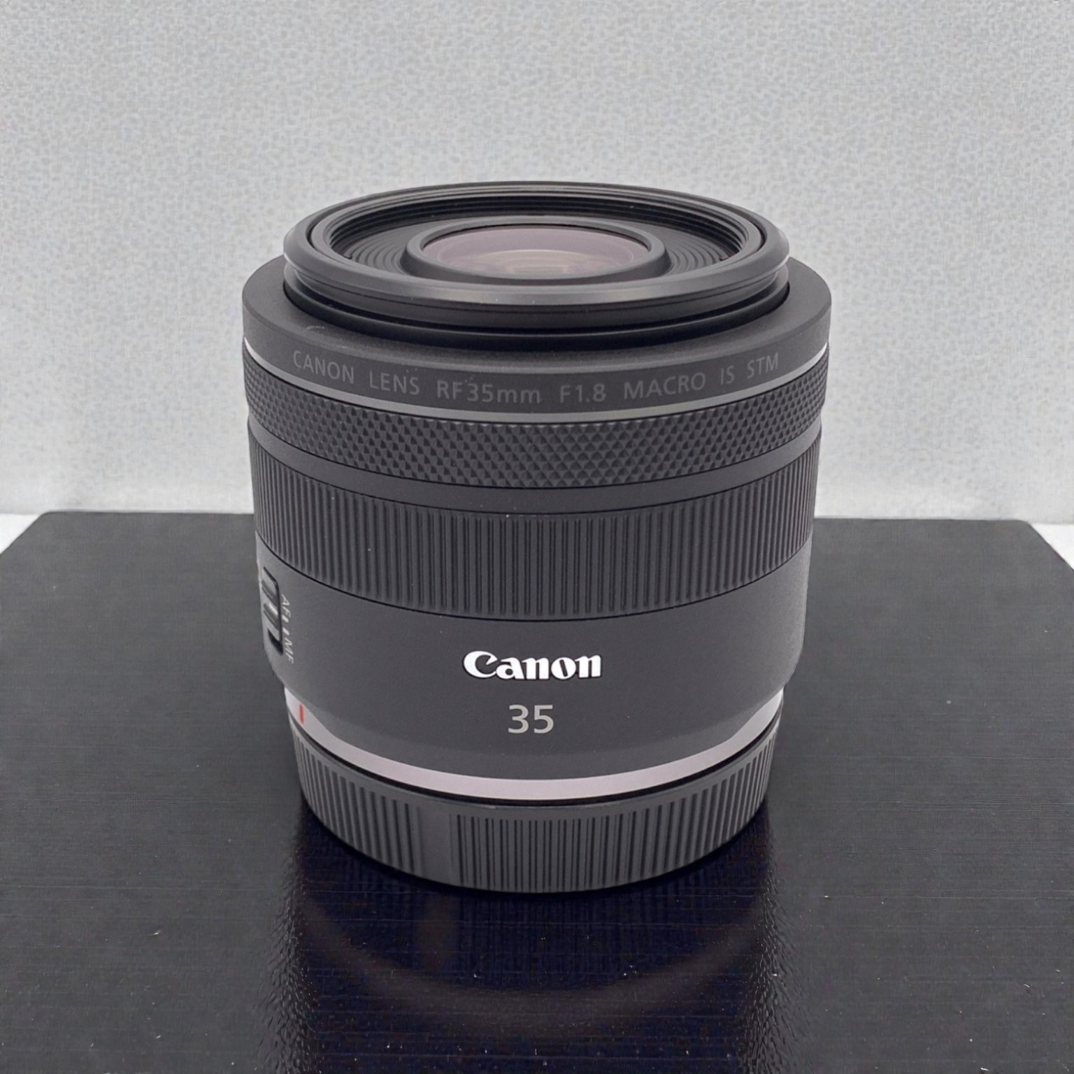 RF 35mm F1.8 マクロ IS STMの中古レンズを買うならみんなのカメラ