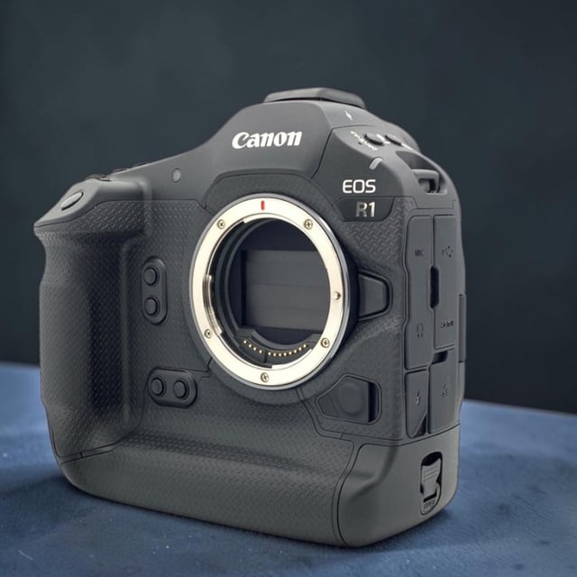 EOS R1 ボディ