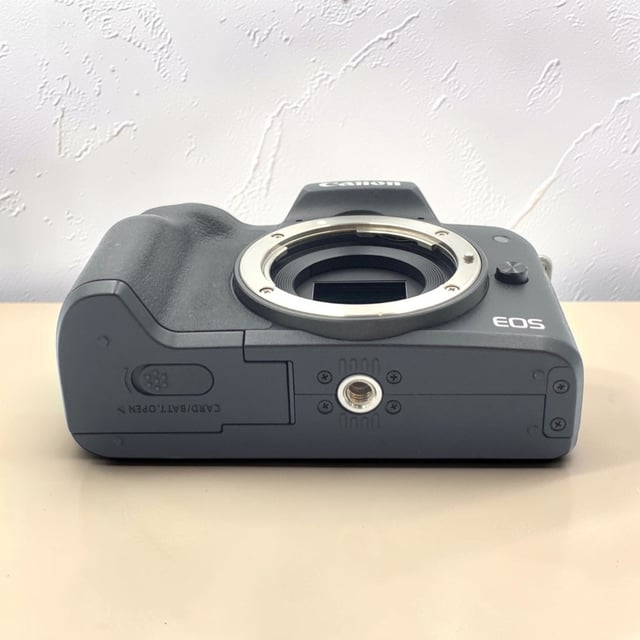 EOS Kiss M ボディ