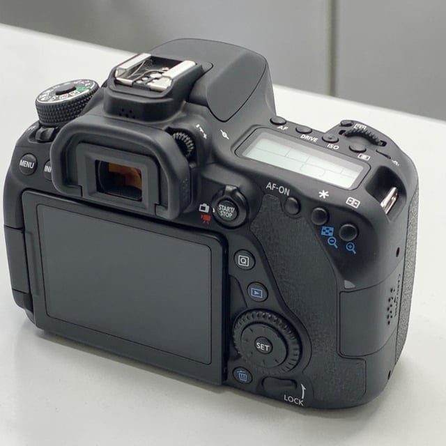 EOS 80D ボディ