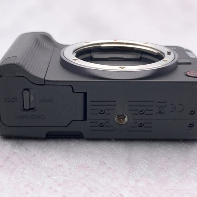 EOS R50 V ボディ "ブラック"