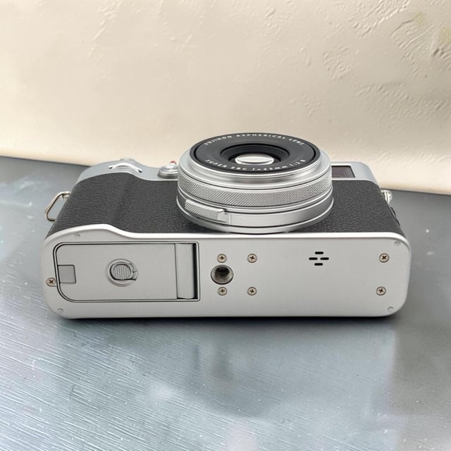 X100V "シルバー"