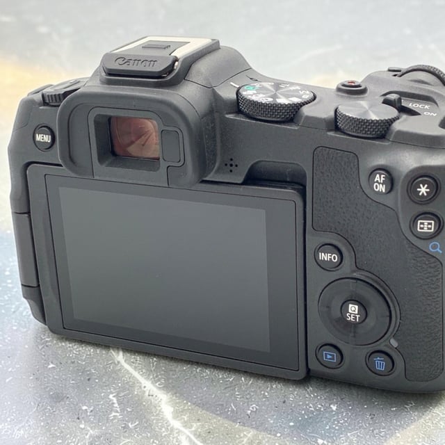 EOS R8 ボディ