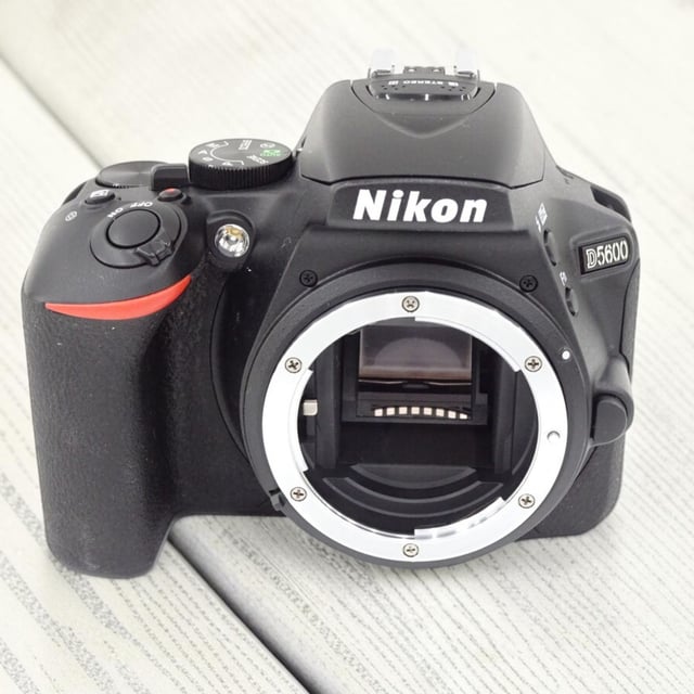 D5600 ボディ