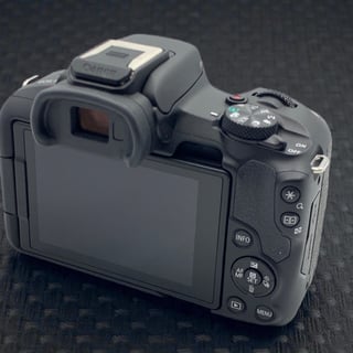 EOS R50 ボディ "ブラック"