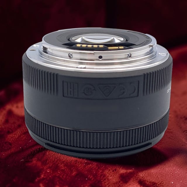 EF 50mm F1.8 STM