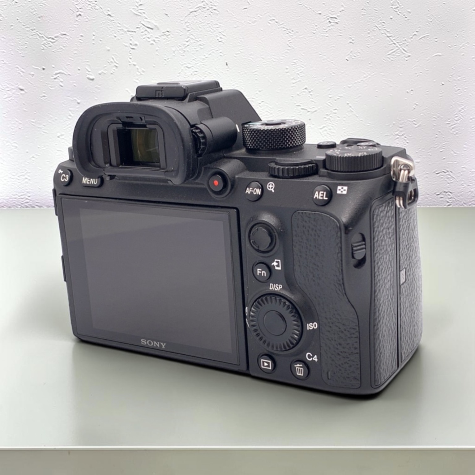 SONY α7R3（ILCE-7RM3）中古美品　点検修理整備済み SONY α7R III ILCE-7RM3 ボディの中古 (美品)・¥139,540 by sanora