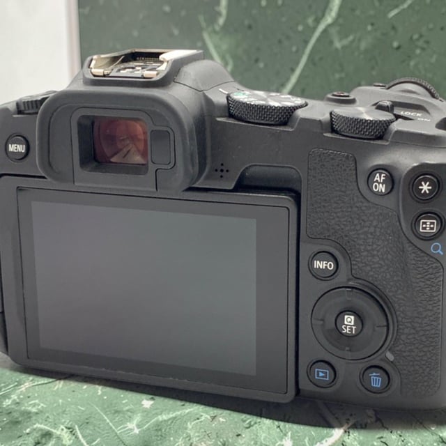 EOS R8 ボディ