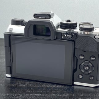 OM-5 Mark II ボディ "シルバー"