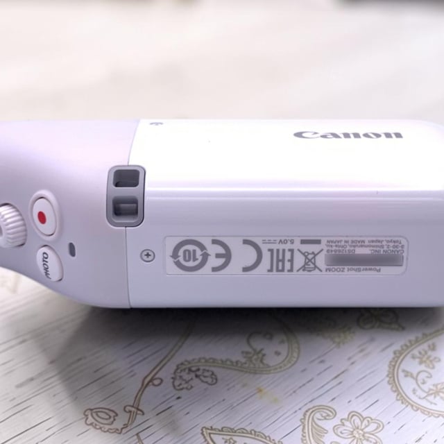 PowerShot ZOOM "ホワイト"