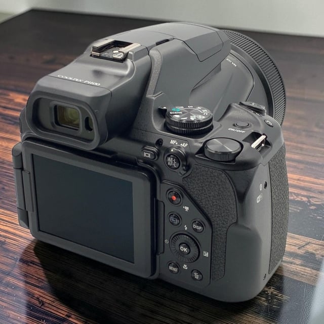COOLPIX P1100