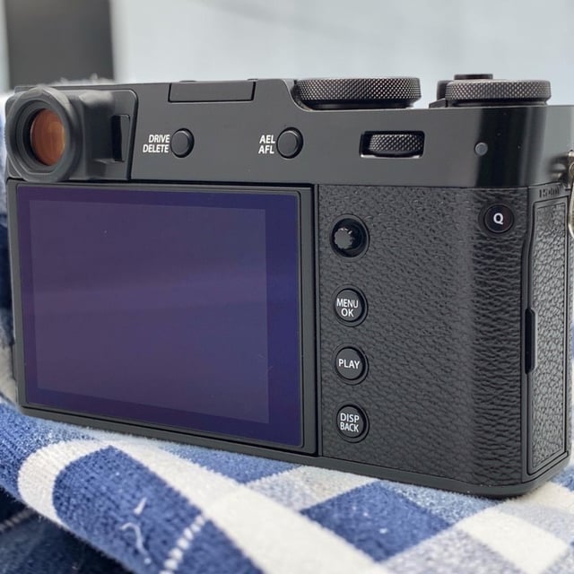 X100V "ブラック"