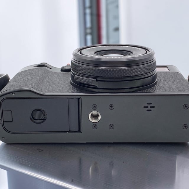 X100V "ブラック"