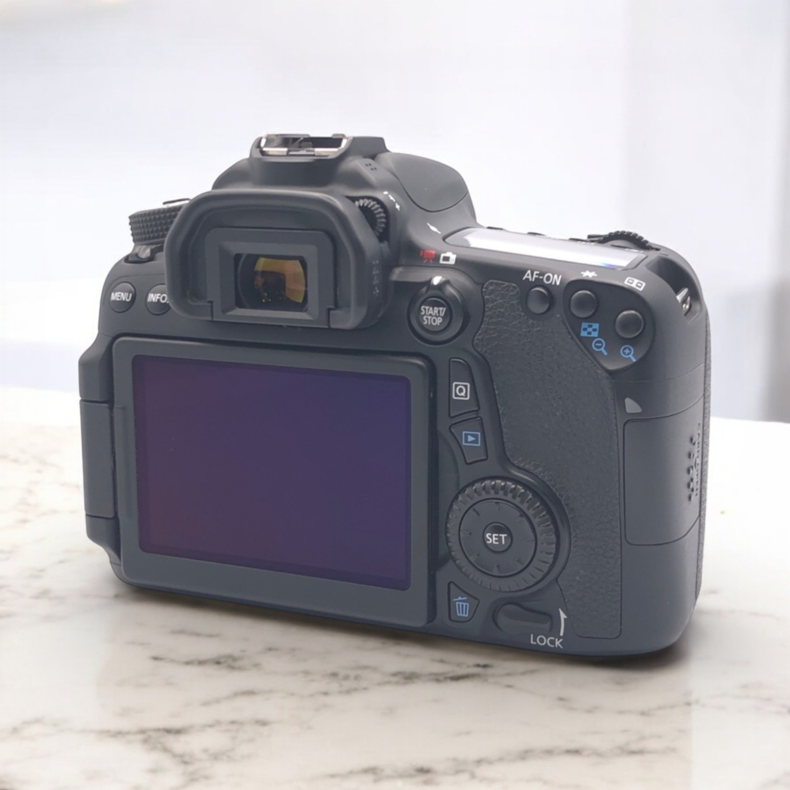 EOS 70D ボディの中古カメラを買うならみんなのカメラ 1uvSWO6E7dJz