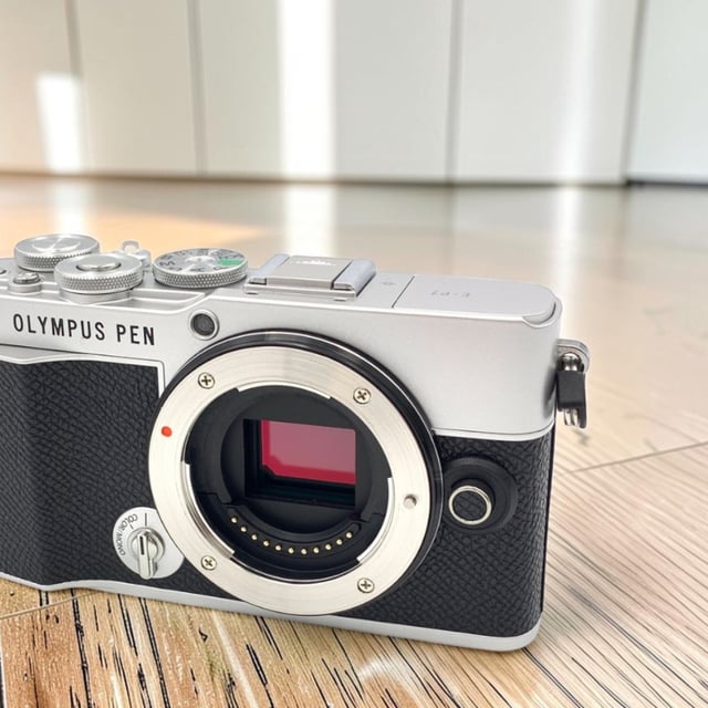 OLYMPUS PEN E-P7 ボディ "シルバー"