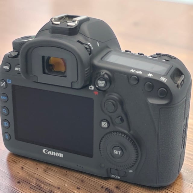 EOS 5D Mark IV ボディ