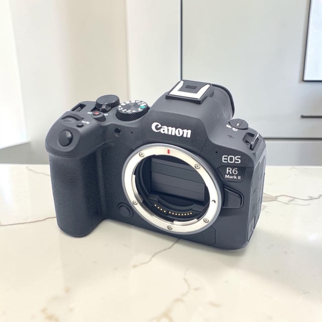 EOS R6 Mark II ボディ