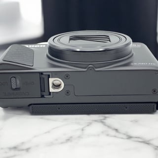 PowerShot SX740 HS "ブラック"