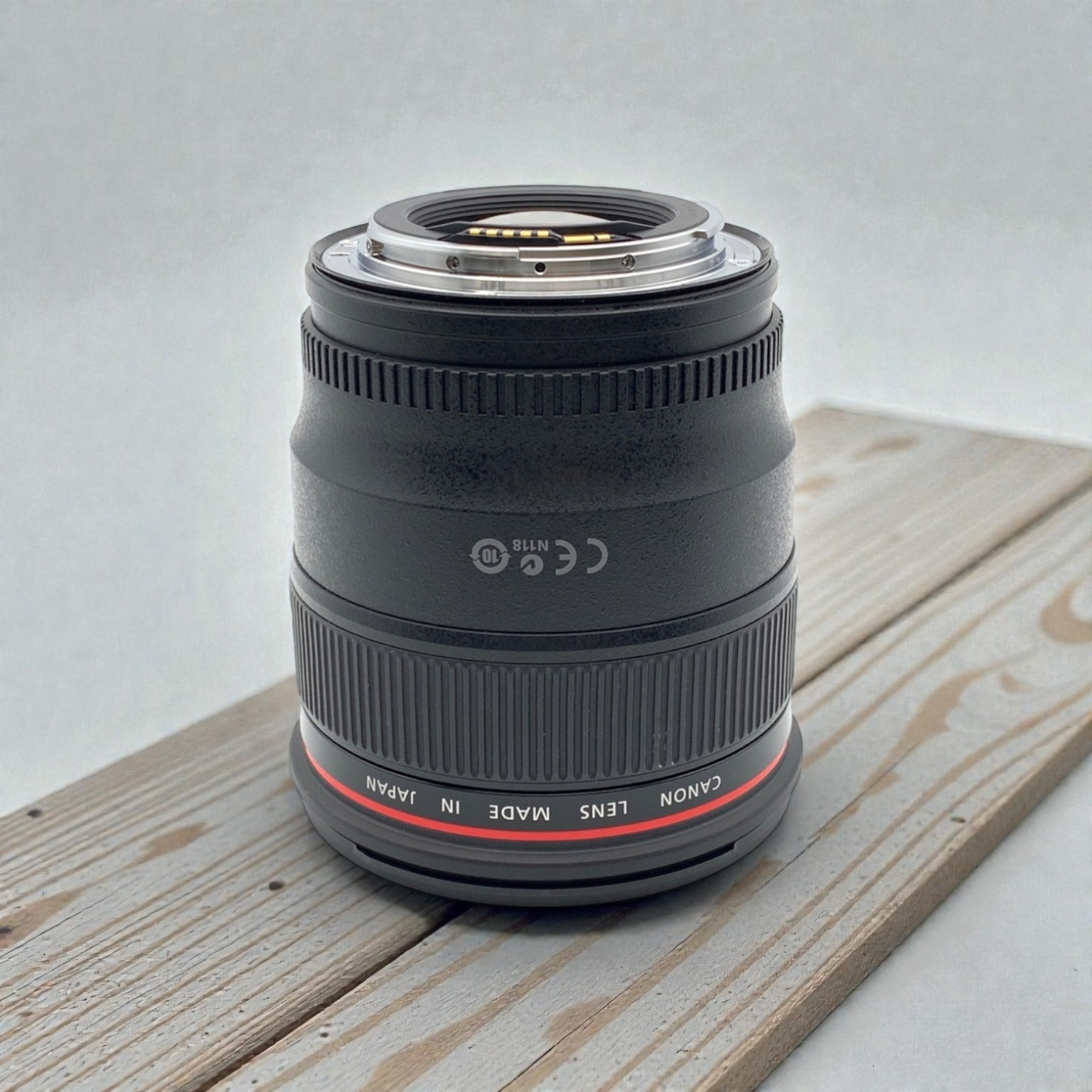 EF 24mm F1.4L II USMの中古レンズを買うならみんなのカメラ 8uVbP39Q6aV4