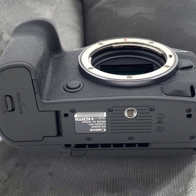 EOS R5 Mark II ボディ