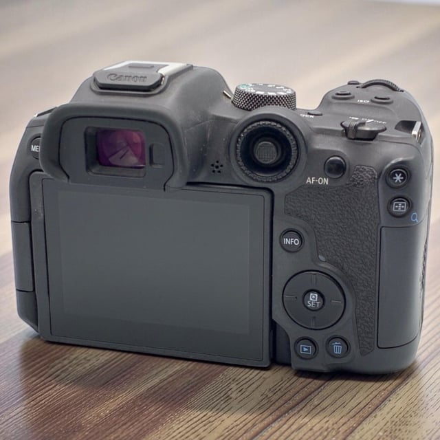 EOS R7 ボディ