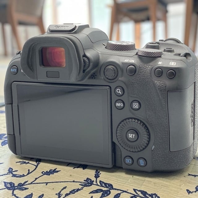 EOS R6 ボディ