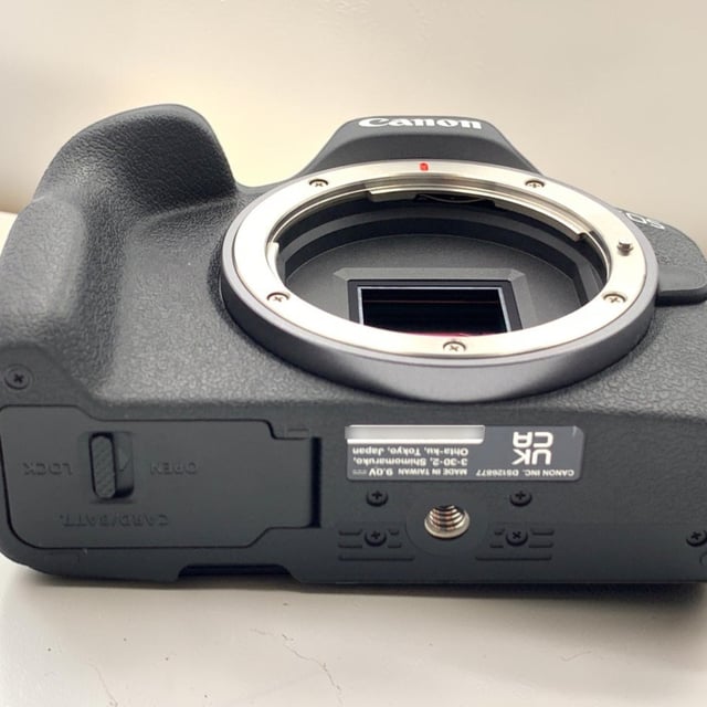 EOS R50 ボディ "ブラック"