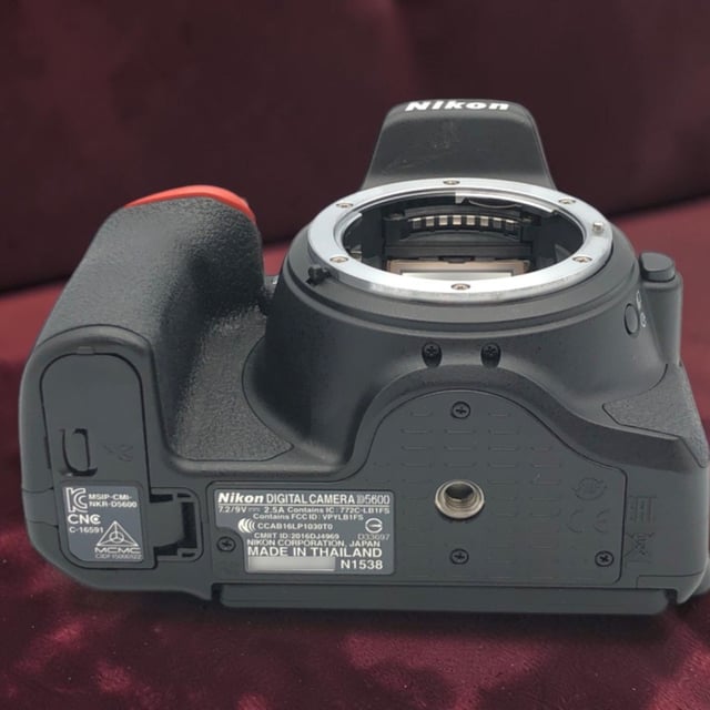 D5600 ボディ