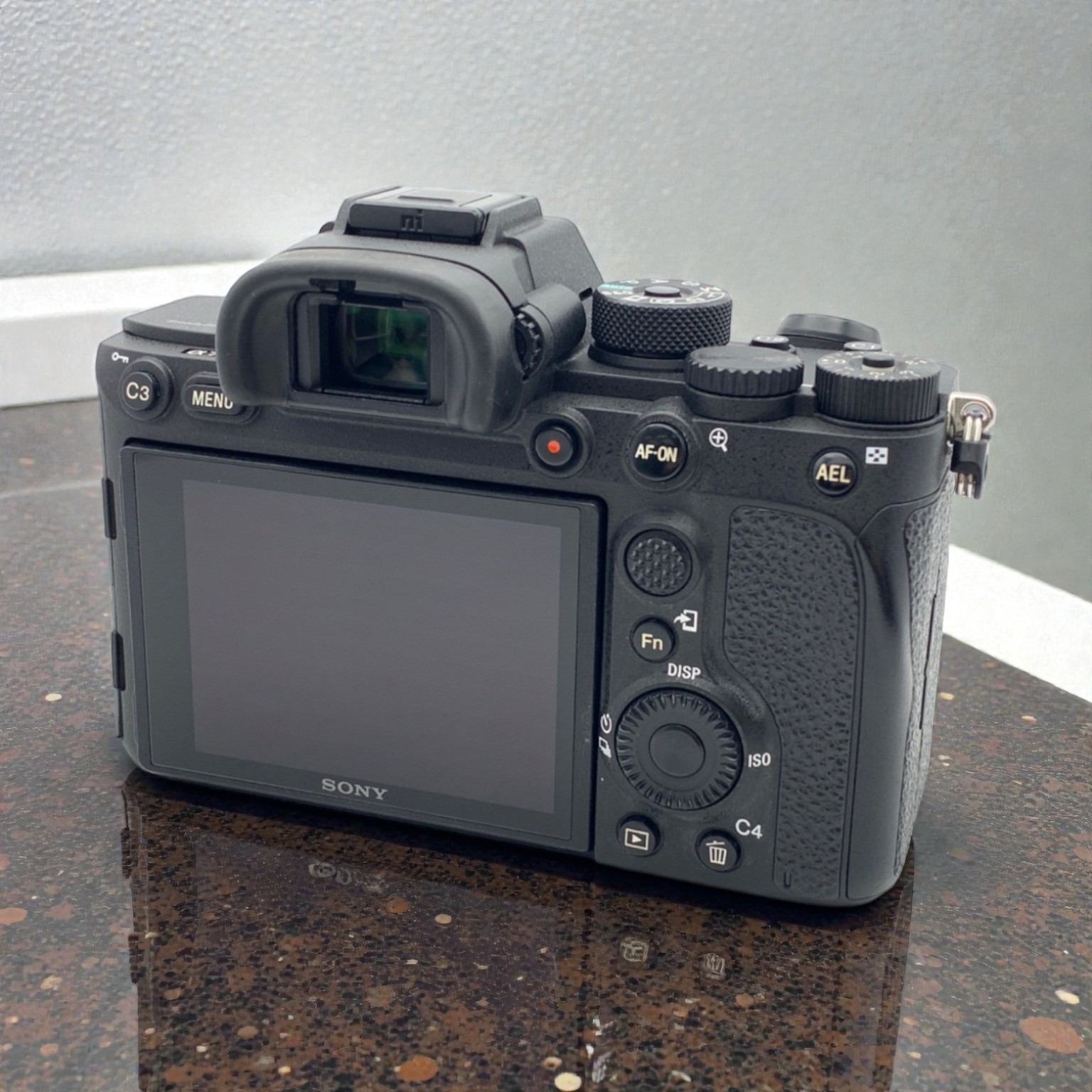 SONY α7R IV ILCE-7RM4 ボディの中古 (美品)・¥198,870 | みんなのカメラ