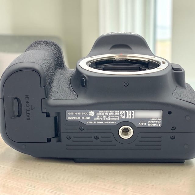 EOS 80D ボディ