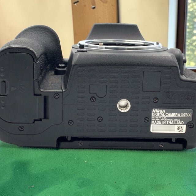 D7500 ボディ