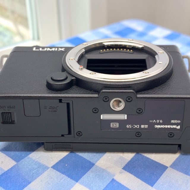 LUMIX S9(DC-S9) ボディ "ジェットブラック"