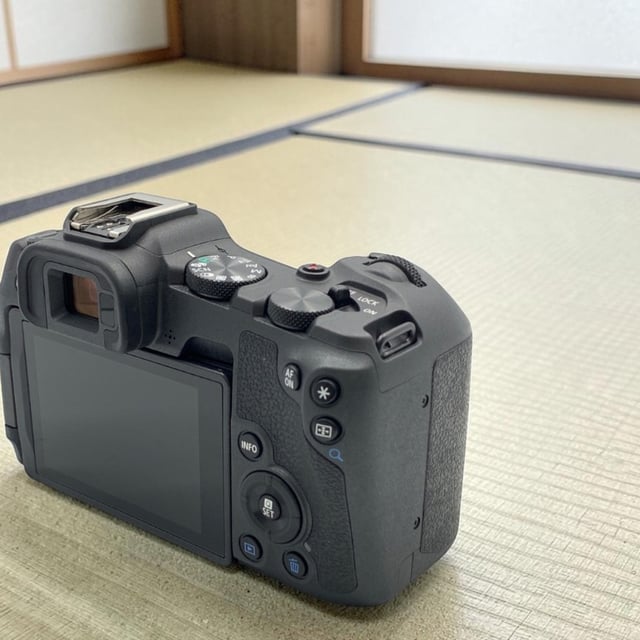 EOS R8 ボディ