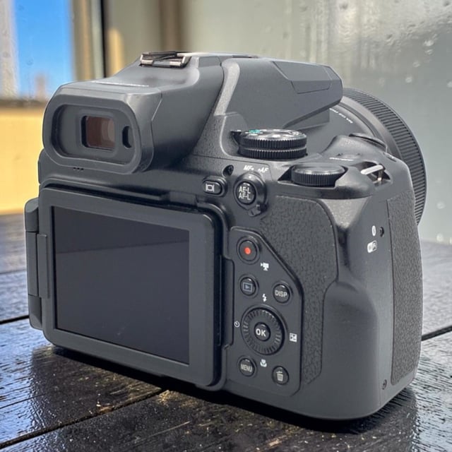 COOLPIX P1000