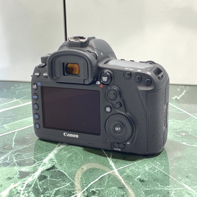 EOS 5D Mark IV ボディ