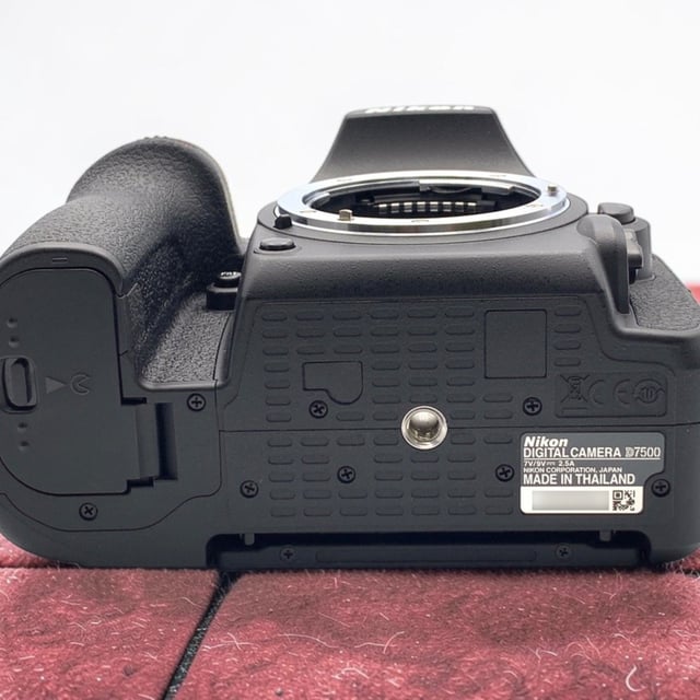D7500 ボディ