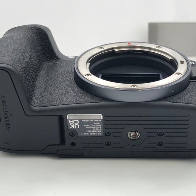 EOS R8 ボディ