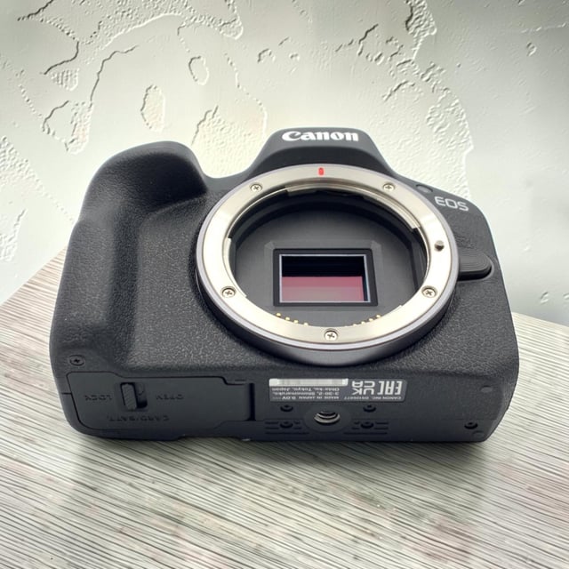 EOS R50 ボディ "ブラック"