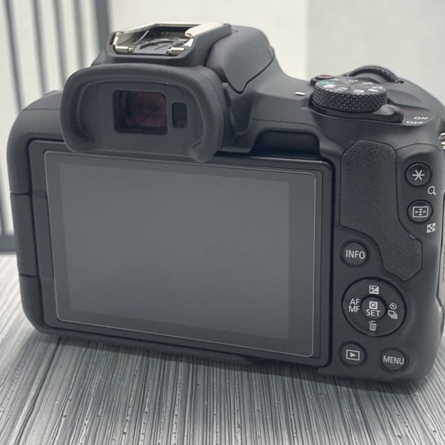 EOS R50 ボディ "ブラック"
