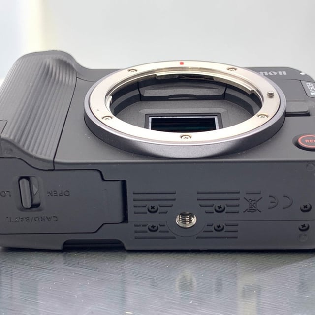 EOS R50 V ボディ "ブラック"