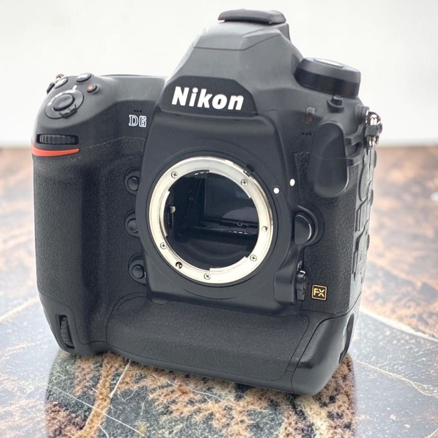 ニコン D6 ボディの中古 (良品)・¥401,710 by lenua | みんなのカメラ