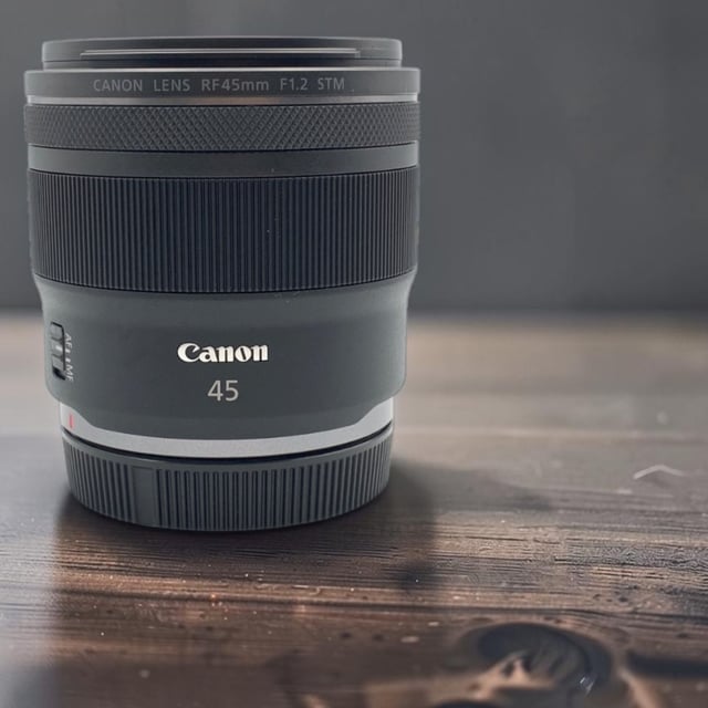 RF45mm F1.2 STM
