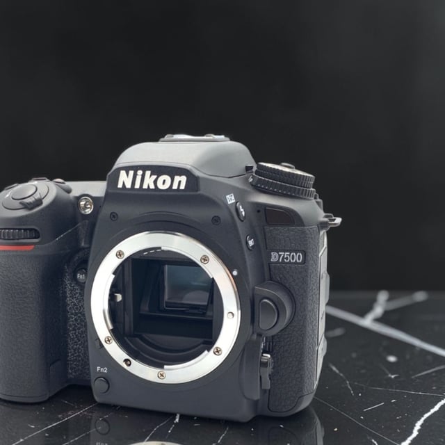 D7500 ボディ