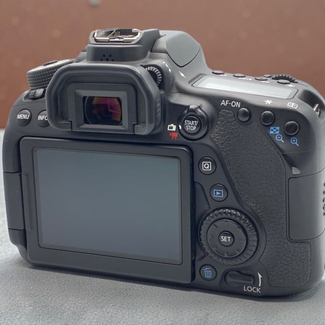 EOS 80D ボディ