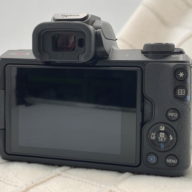 EOS Kiss M ボディ "ブラック"