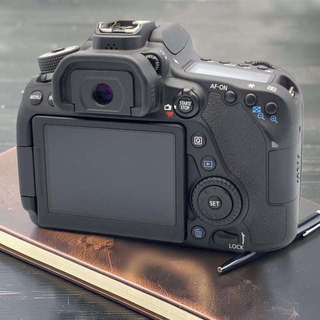EOS 80D ボディ