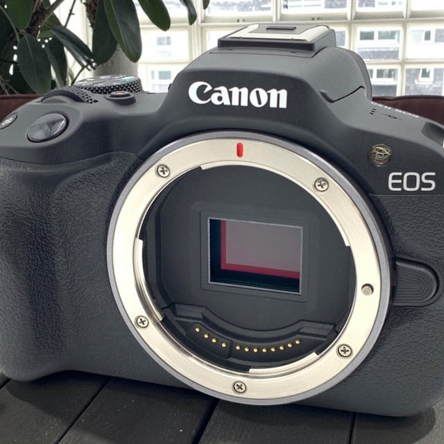 EOS R50 ボディ "ブラック"