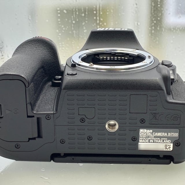 D7500 ボディ