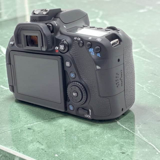 EOS 80D ボディ