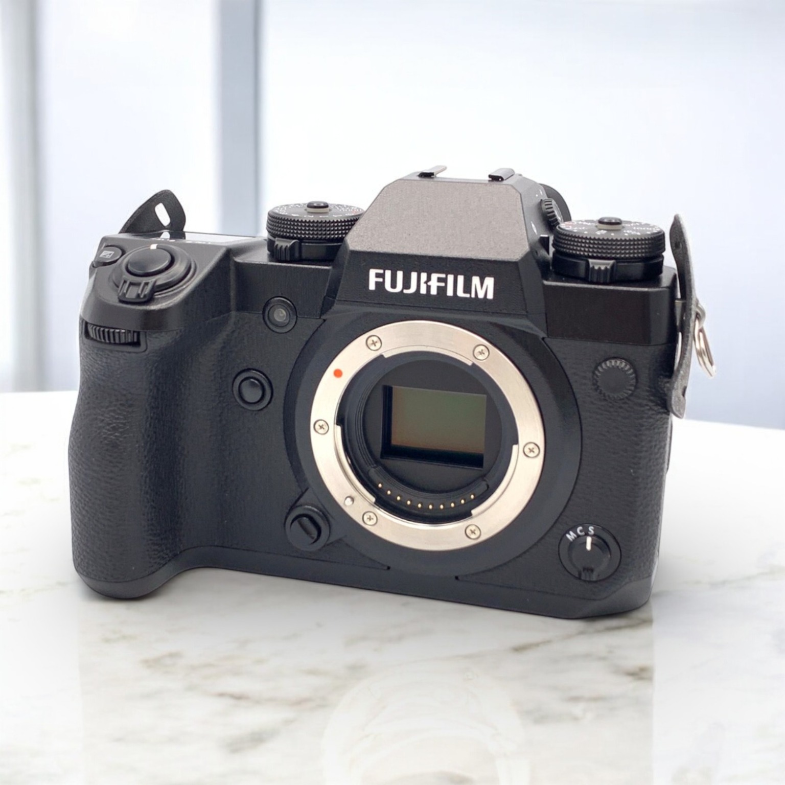 富士フイルム X-H1 ボディの中古 (美品)・¥80,300 | みんなのカメラ